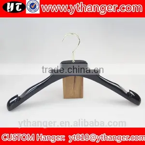 YY0508 China Supplier Brown Wooden Clothes Hanger With Laser Logo thumbnail-1