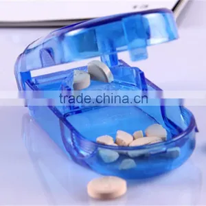 Colorful Plastic Pill Cutter and Crusher thumbnail-4