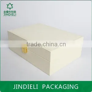 Hot Stamping Decorative White Cosmetic Gift Box Packaging thumbnail-4