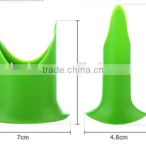 Kichen Hand Tool Chili and Tomato Plastic Corer thumbnail-4