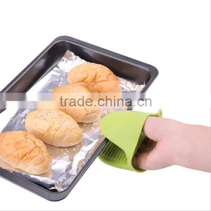 Wholesale Household Cheap Good Quality Silicone Oven Mitts Heat Insulation Waterproof Glove thumbnail-6