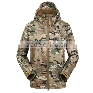 2017 Hot Selling Hooded Outdoor Softshell Jacket for Men thumbnail-1