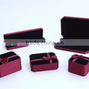 Luxury PU Leather Necklace Gift Box Wholesale thumbnail-3