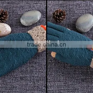 Hotsale Premium Woolen Yarn Knitted Contrast Color Touch Screen Gloves For Boys thumbnail-4