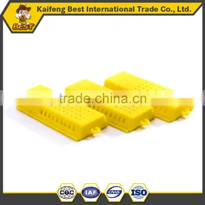 Yellow Plastic Bee Queen Cage for Beekeepung Equipment thumbnail-1
