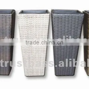 PE RATTAN PLANTER/BASKET PLASTIC POT INSERT thumbnail-1