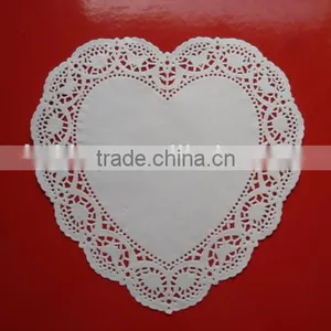 Exclusive Heart Paper Doily thumbnail-1