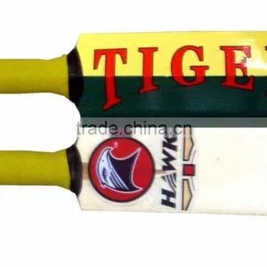 Medium Size Cricket Bat Wooden thumbnail-1