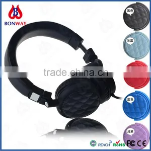 Super-bass Stereo Foldable Leather Headset for Travelling thumbnail-4