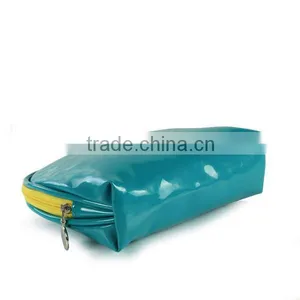 Pretty Looking Leather Makeup Bag thumbnail-2