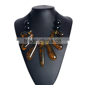 Europe and the United States Big Amber Resin Stone Pendant Woven Necklace thumbnail-1