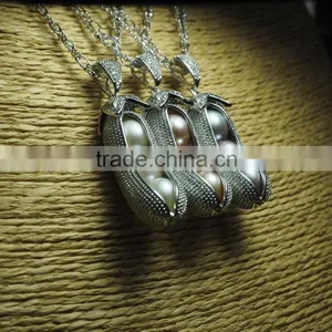 Peanut Pearl Pendant thumbnail-2