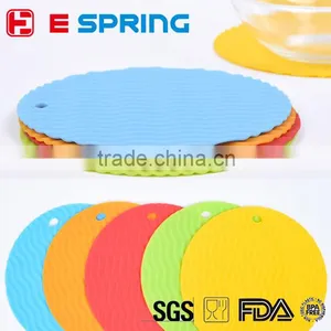 Heat Resistant Non-slip Place Mat Silicone Pot Holder thumbnail-1