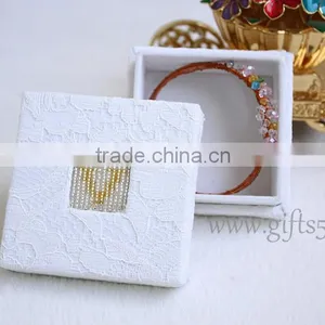 Latest Wedding Jewelry Boxes With Beaded Name Plate of V thumbnail-1