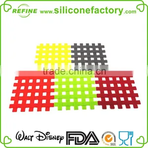 100% Food-grade Heat-resistence Hollow Silicone Mesh Mat thumbnail-2