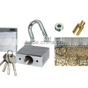 Square Key Padlock thumbnail-1
