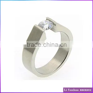 Stainless Steel Wire Cut Simple Design Mattle Finished Ring Jewelry With One cz Stone thumbnail-1
