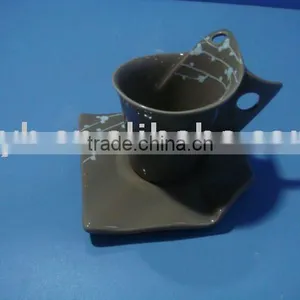 Unique Elegant Porcelain Cups & Saucers thumbnail-1