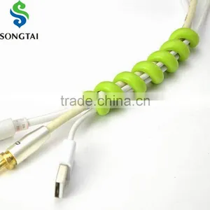 Earphone Cable Coiling Holder thumbnail-1