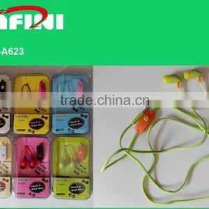 Professional Earphone With Mic With High Quality thumbnail-1