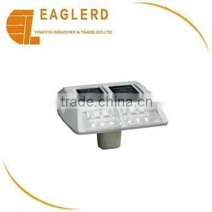 Ip68 Waterproof Aluminium Led Solar Road Stud thumbnail-1