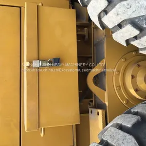 Продаются бывшие в употреблении дорожные graders Caterpillar 140 thumbnail-3