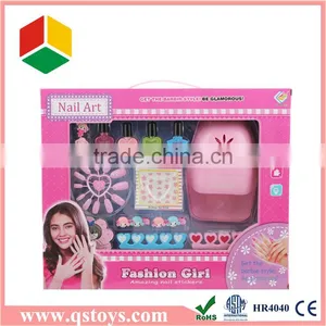 Children Make up Set Toys in Window Box thumbnail-1