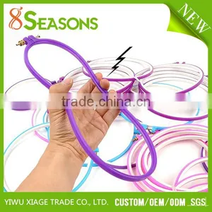 Cheap Wholesale Colorful Plastic Cycle Cross Stitch Embroidery Hoops And Frames thumbnail-4
