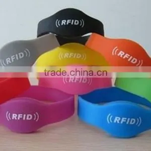 Cheap Ntag213 Silicone Wristband Uhf Rfid Silicon Wristband Tag thumbnail-1