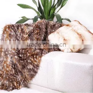 2014 FAUX FUR Blanket/CUSHION thumbnail-1