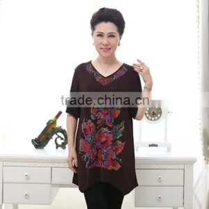 New Arrival Middle Aged Ladies V-neck Half Sleeve Beaded Flower Printed Blouse thumbnail-4