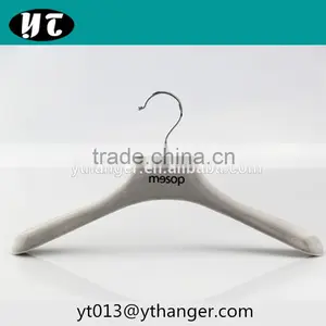 Luxury Grey Color Clothes Plastic Hanger Coat Rubber Hanger With Trousers Clip thumbnail-3