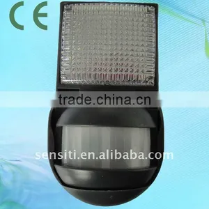 Small LED Sensor Night Light for Kids/cabinet 4.5V/DC thumbnail-2