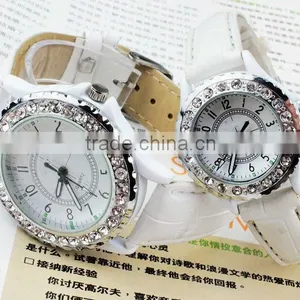 New Quartz Couple Watches Diamond Couple Watches pu Leather Couple Watches thumbnail-1