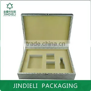 Silver Beautiful Professional Make up Cosmetic Case thumbnail-3