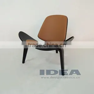 Replica Wegner Shell Chair - Black Shell/ Brown Leather Pad thumbnail-1