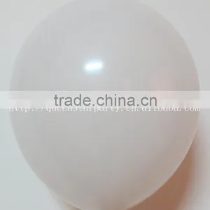 Standard Color Latex Balloon White thumbnail-1