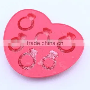 Fancy Ring Shaped Silicone Ice Cube Tray thumbnail-2