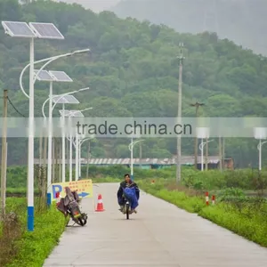 With Battery Storage 6-12 Hours Lighting Time 100W Solar Street Light System thumbnail-1