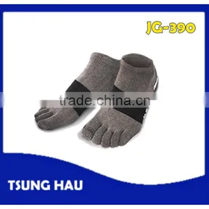 Arch Support Five Toe Design Sport Socks thumbnail-1