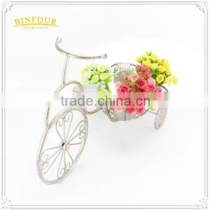 Round Planter for Home Used White Metal Flower Pots thumbnail-1