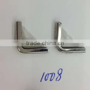 Small Decorative Metal Corner thumbnail-1