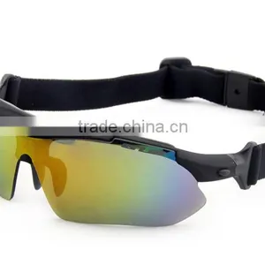 Robot Modeling Sport Ski Goggles thumbnail-4