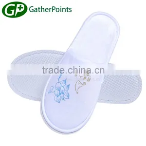Special Design Washable Winter House Embossed Logo Slipper thumbnail-1