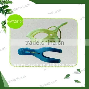 Large Quilt Plastic Pegs thumbnail-1