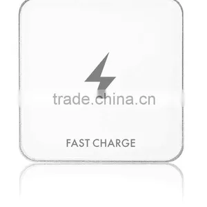 Handsome Appearance Desktop Wireless Charger Mobile Power Bank 5000mah thumbnail-2
