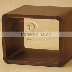 LINEAR CURVED BOX thumbnail-1
