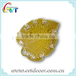 Porcelain Plate With Leaf Shaped thumbnail-1
