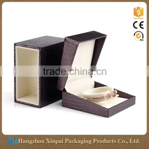 Luxury Decorative Textured Leather Hinged Bracelet Box thumbnail-1