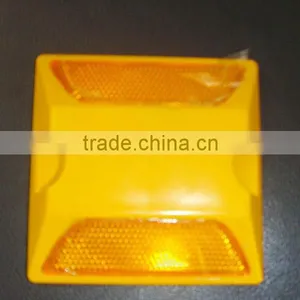 The Reasonable Price Plastic Road Stud thumbnail-1